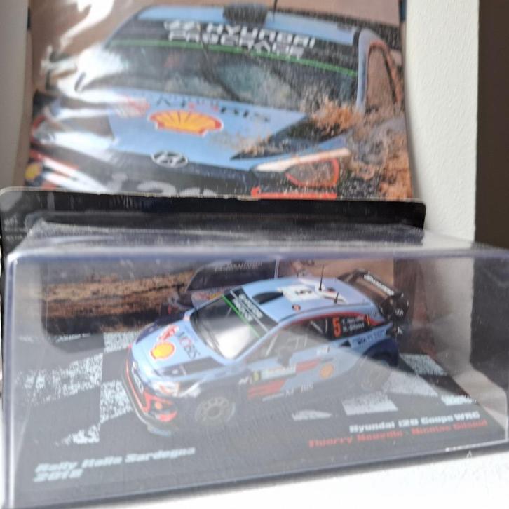 HYUNDAI i20 WRC Rallye Neuville 1/43 IXO Neuve+Boite+Livret, Hobby en Vrije tijd, Modelauto's | 1:43, Nieuw, Auto, Universal Hobbies
