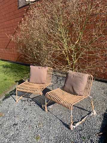 Twee stoelen van esthetische rotan. Nog nooit gebruikt  beschikbaar voor biedingen