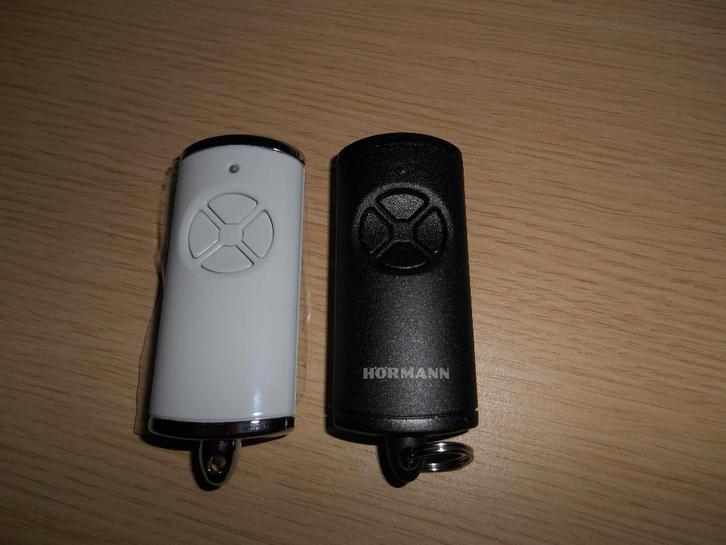 Télécommande BLANCHE pour porte Hörmann, Bricolage & Construction, Volets, Neuf, Blanc, Envoi