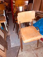 Vintage houten schoolstoelen en stapelstoelen, Ophalen