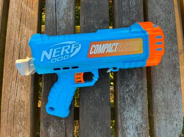 Nerf tennisballenschieter voor hond beschikbaar voor biedingen