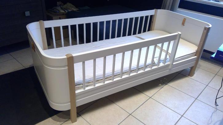 Meegroeibed Oliver Furniture (2 stuks beschikbaar), Kinderen en Baby's, Kinderkamer | Bedden, Gebruikt, 140 tot 160 cm, 70 tot 85 cm