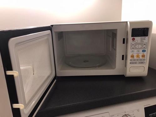 MİCROGOLF OVEN , GOEDE STAAT , WEİNİG GEBRUİKT !!, Elektronische apparatuur, Microgolfovens, Gebruikt, Vrijstaand, Microgolfoven