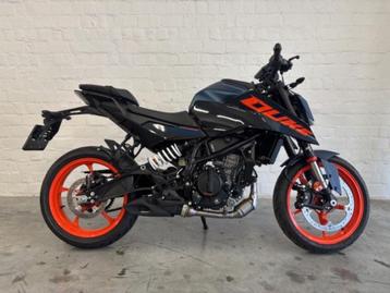 KTM 125 DUKE NAKED BIKE beschikbaar voor biedingen