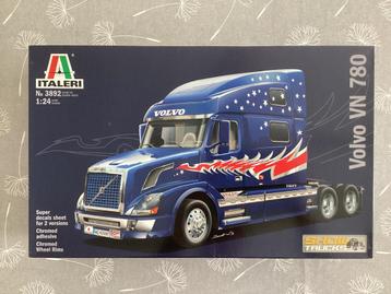 Italeri Volvo VN 780 beschikbaar voor biedingen