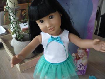 Adora Friends pop, als nieuw. beschikbaar voor biedingen