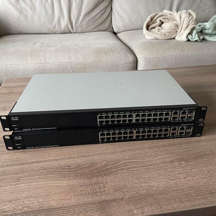 Cisco SG300-28P – Werkend, Computers en Software, Netwerk switches, Zo goed als nieuw, Ophalen of Verzenden