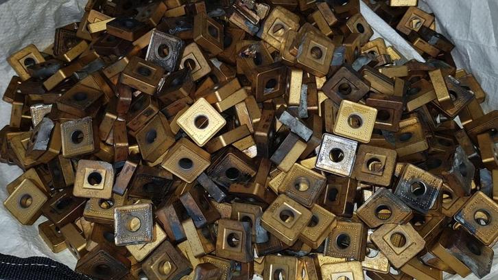 22€ Acha Carbure plaquette usagées kopen van  hardmetaal, Articles professionnels, Machines & Construction | Industrie & Technologie