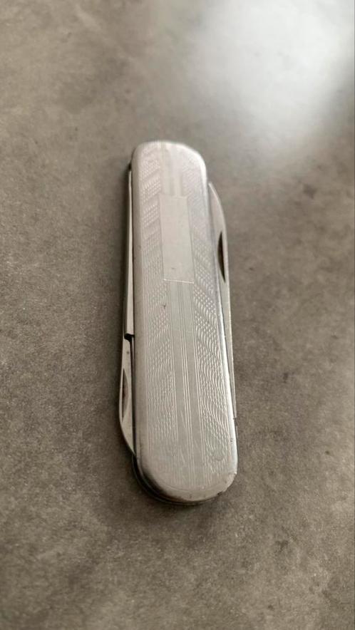 Victoria Victorinox zeldzaam 74 mm 🇨🇭, Caravans en Kamperen, Kampeergereedschap, Gebruikt, Ophalen of Verzenden