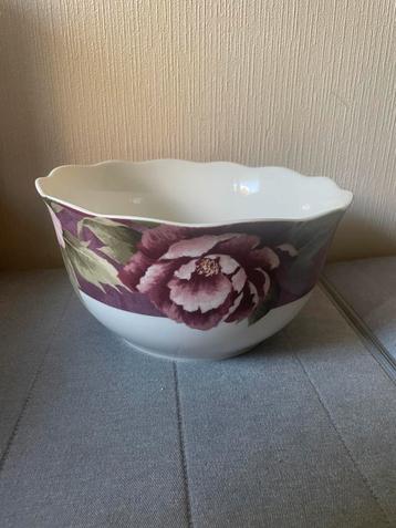 Nieuwe decoratieve schaal beschikbaar voor biedingen