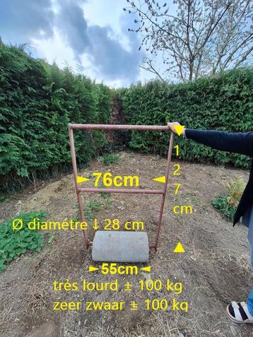TUINROL / Betonwals met gelakte verzinkte metalen trekstang beschikbaar voor biedingen