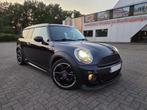 MINI COOPER CLUBMAN - HAMPTON EDITION - GPS - PANODAK, Auto's, Mini, Voorwielaandrijving, Euro 5, Zwart, Leder