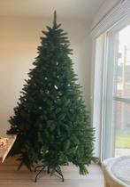 Prachtige kunstkerstboom twv 500 euro - 260 cm H / 168 cm B, Diversen, Ophalen, Zo goed als nieuw