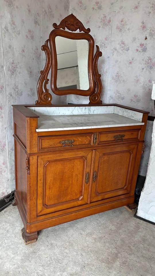 Meuble de toilette ancien avec miroir – marbre, Maison & Meubles, Tables | Coiffeuses, Utilisé, Bois, Enlèvement