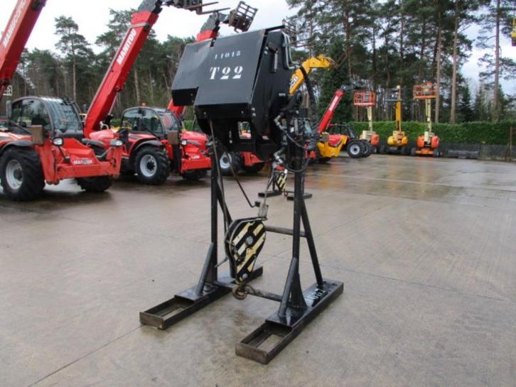 Manitou winch 7.2T (BJ 2016), Doe-het-zelf en Bouw, Lieren en Takels, Gebruikt, Ophalen