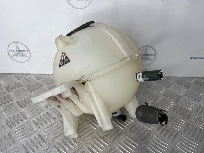 Réservoir d'expansion d'un Mercedes Sprinter, Autos : Pièces & Accessoires, Autres pièces automobiles, Mercedes-Benz, Utilisé