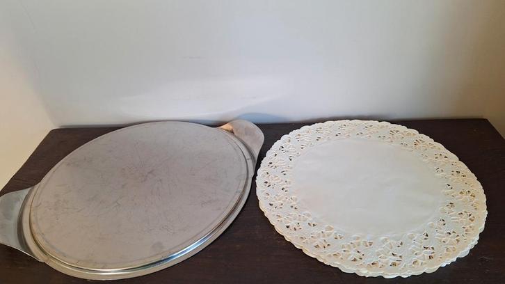 Taartschotel + 50 papieren kantjes, Hobby en Vrije tijd, Taarten en Cupcakes maken, Gebruikt, Ophalen of Verzenden