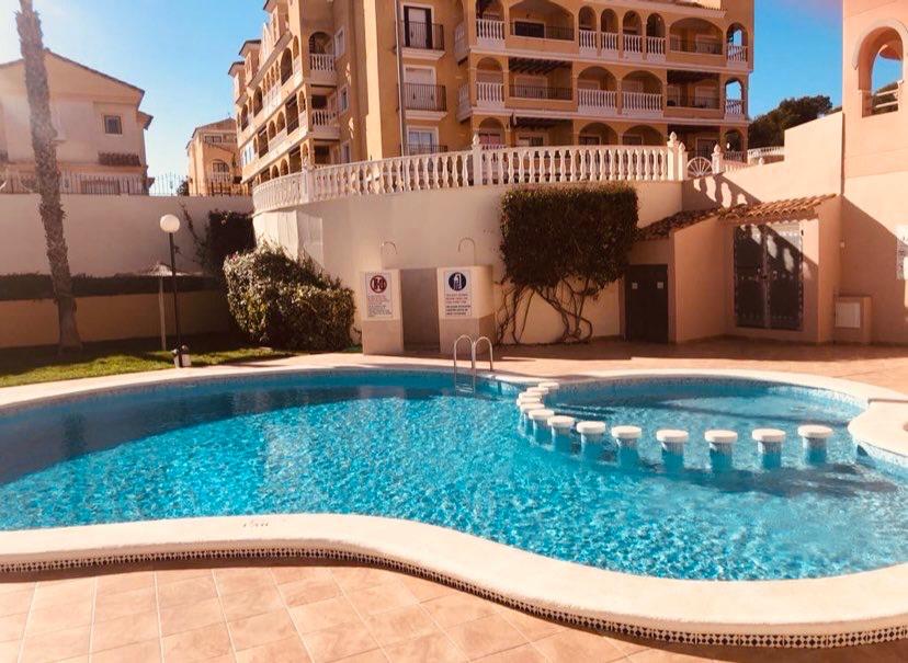 Appartement à louer torrevieja villamartin, Vakantie, Vakantiehuizen | Spanje, Costa Blanca, Appartement, Aan zee, 2 slaapkamers