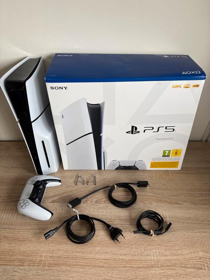 PS5 Slim Disc Edition + 1 controller + doos + kabels, Games en Spelcomputers, Spelcomputers | Sony PlayStation 5, Zo goed als nieuw