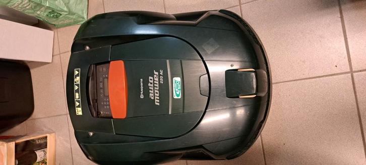 HUSQVARNA AUTOMOWER 220AC AUTOMATISCHE ROBOTGRASMAAIER, Tuin en Terras, Robotmaaiers, Zo goed als nieuw, Ophalen