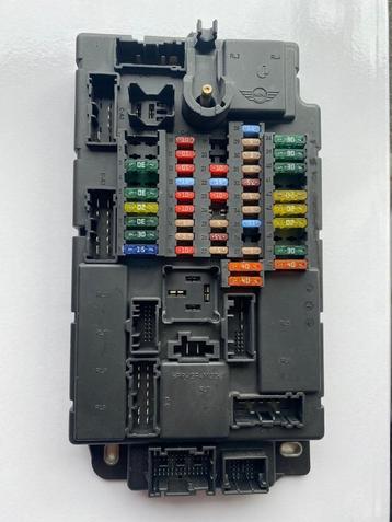 Jeep Grand Cherokee WJ 1999-2004 Zekeringskast beschikbaar voor biedingen