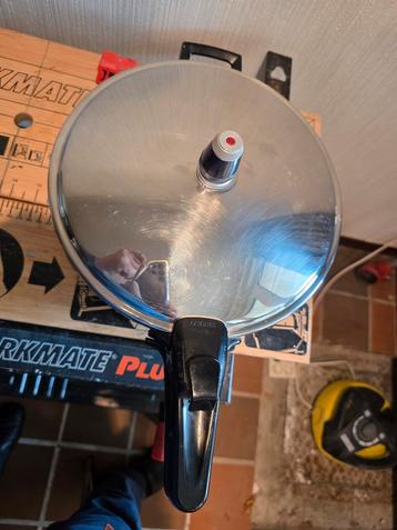 Snelkookpan beschikbaar voor biedingen