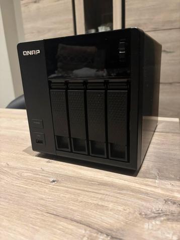 NAS QNAP TS-419P+ en excellent état avec 4.5To de stockage beschikbaar voor biedingen