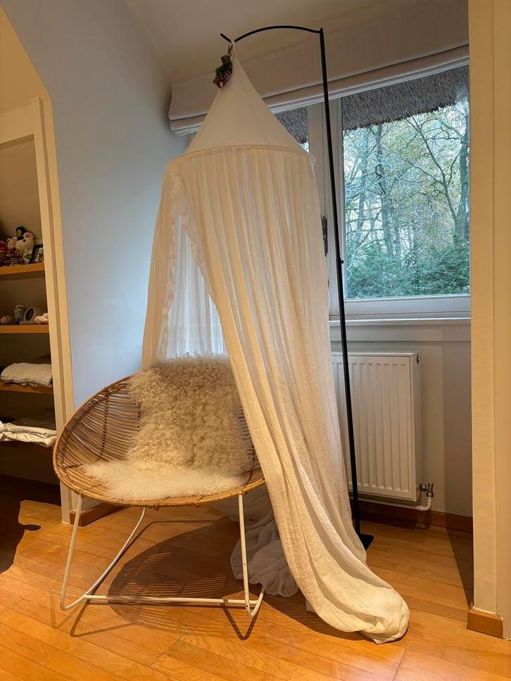 Witte bedhemel + staander Babykamer, Kinderen en Baby's, Kinderkamer | Inrichting en Decoratie, Zo goed als nieuw, Ophalen