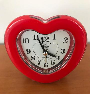 Réveil en forme de cœur ️.  beschikbaar voor biedingen