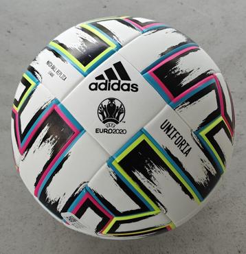 UEFA Euro 2020 Adidas Uniforia originele replica in doos beschikbaar voor biedingen