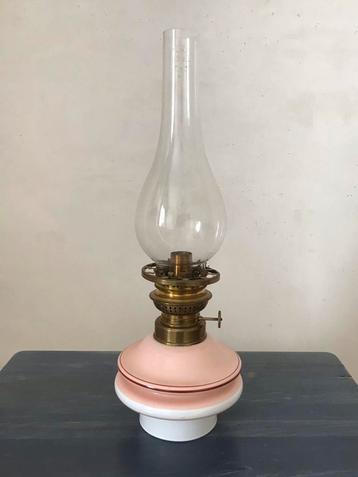 Lampe à huile en opaline rose, Enlèvement
