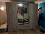 Grote kleerkast Tiffany (perfecte staat), Huis en Inrichting, Ophalen, Overige materialen, 200 cm of meer, Zo goed als nieuw