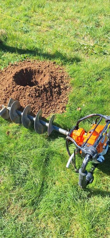 STIHL thermische vijzel BT 121, Doe-het-zelf en Bouw, Gereedschap | Zaagmachines, Ophalen, Zo goed als nieuw