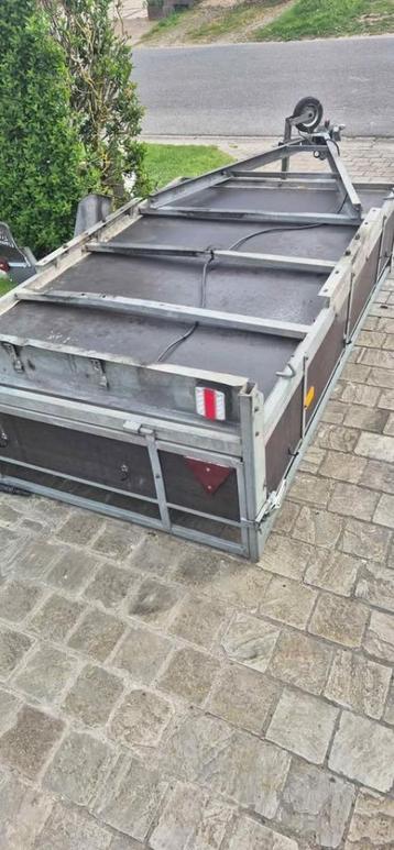 GEZOCHT  / OPKNAP    aanhangwagens  beschikbaar voor biedingen
