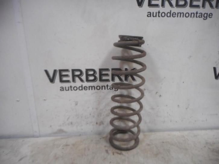 SCHROEFVEER ACHTER Volvo 940 I Estate (01-1990/10-1998), Auto-onderdelen, Ophanging en Onderstel, Volvo, Gebruikt
