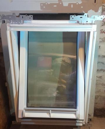 Fenêtre de toit VELUX pivotante 55x78 beschikbaar voor biedingen