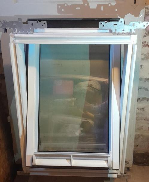 Fenêtre de toit VELUX pivotante 55x78, Doe-het-zelf en Bouw, Deuren en Vliegenramen, Gebruikt, Overige typen, Minder dan 200 cm
