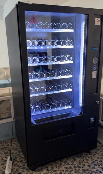 Drink en snoep automaat vending machine met garantie beschikbaar voor biedingen