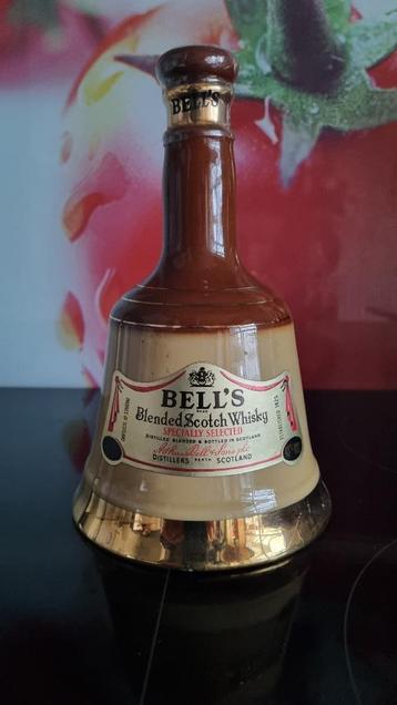 Bell's blended Scotch Whisky 40 ceramic decanter