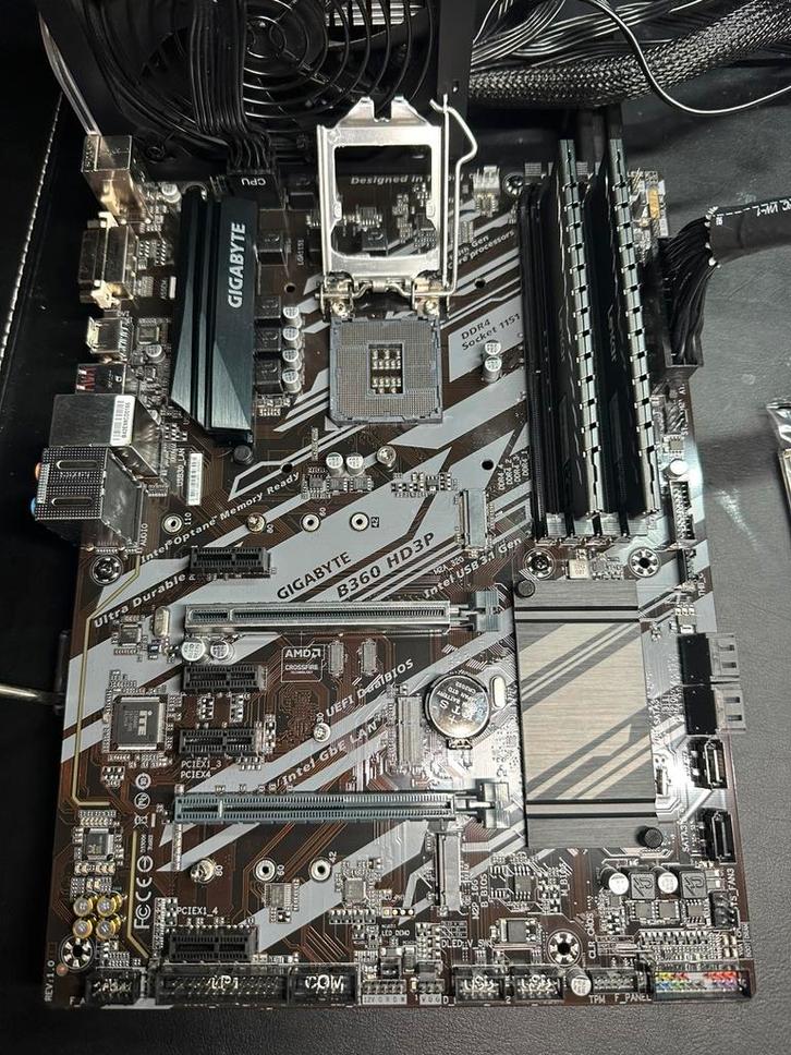 LGA 1151 B360 7th & 8th gen support, Computers en Software, Moederborden, Zo goed als nieuw, Intel, DDR4, Ophalen of Verzenden