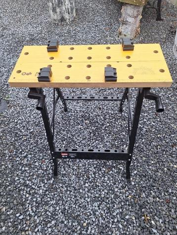 klusjes tafel beschikbaar voor biedingen