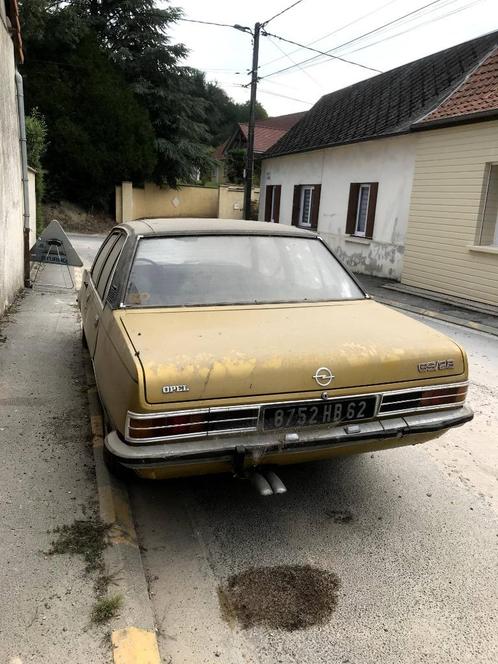 Opel Commodore GS, Autos, Opel, Particulier, Essence, Berline, 4 portes, Boîte manuelle, Noir, Velours, Propulsion arrière, Enlèvement