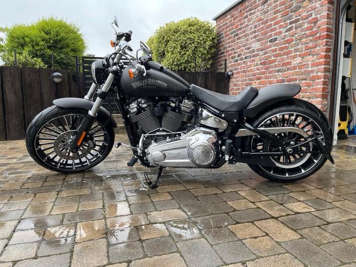 Moto Harley Davidson Breakout 117, Motos, Motos | Harley-Davidson, Particulier, Autre, plus de 35 kW, ABS, Éclairage LED, Échappement sport