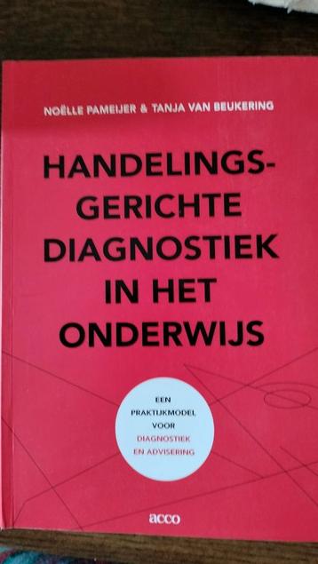 studieboek in perfecte staat beschikbaar voor biedingen