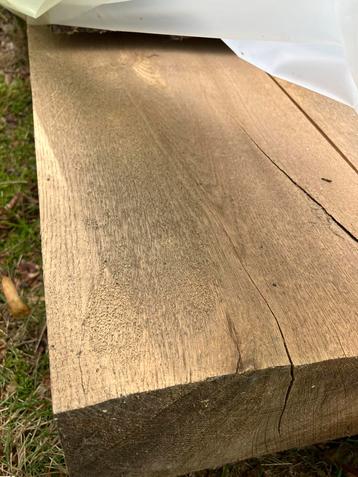 Eiken balken beschikbaar voor biedingen