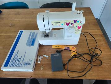 Brother kindernaaimachine met groot werkblad  beschikbaar voor biedingen