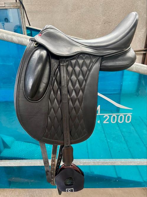 Edix Tariq monoflap dressuurzadel 17,5, Dieren en Toebehoren, Paarden en Pony's | Zadels, Zo goed als nieuw, Dressuur, Ophalen of Verzenden