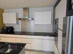 Keuken met eiland en granieten werkblad in goede staat, Huis en Inrichting, Keuken | Complete keukens, Ophalen, Gebruikt, Wit