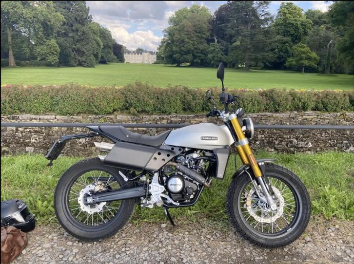 Fantic caballero 125cc Flat Track 2023, Motos, Motos | Marques Autre, Particulier, Naked bike, jusqu'à 11 kW, Enlèvement