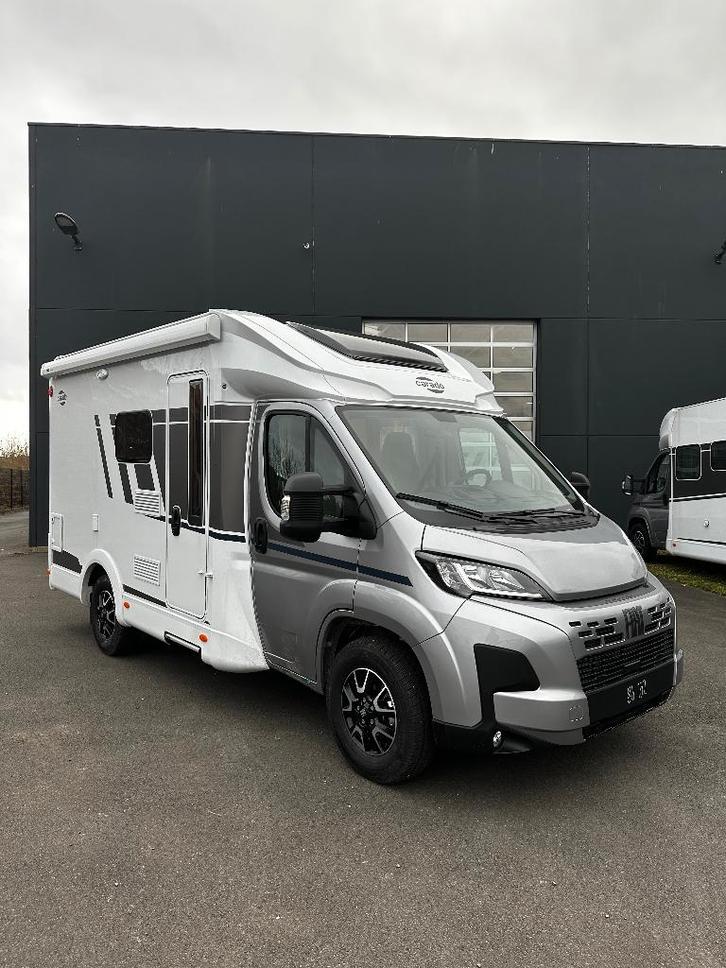Carado Hymer T 135 de seulement 6 m avec 4 couchages, Caravanes & Camping, Camping-cars, Entreprise, jusqu'à 4, Semi-intégral
